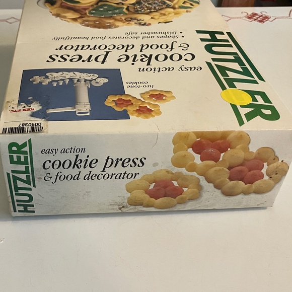 Hutzler Easy Action Cookie Press and Food Decorator (1998) Vintage) - Picture 4 of 8